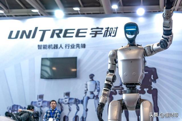 宇树科技跌破2000亿：谁在裸泳，谁在接盘(图1)